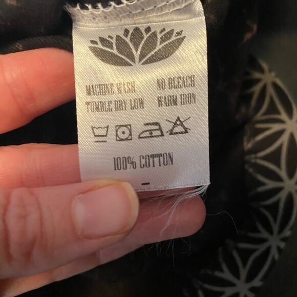 Women's M Black Gray White Cotton Tee Shirt Lotus Colorblock Athleisure Basic - Picture 8 of 8